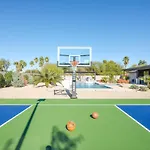 Sport & Splash - Pickle Ball - Sports Court -Pool & Spa