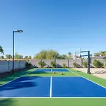 Sport & Splash - Pickle Ball - Sports Court -Pool & Spa